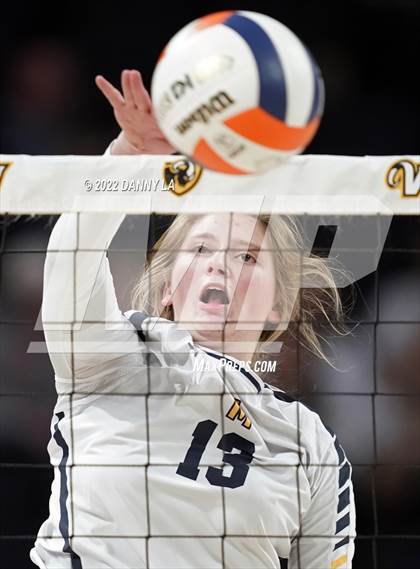 Thumbnail 3 in First Colonial vs. Midlothian (VHSL Class 5 State Final) photogallery.