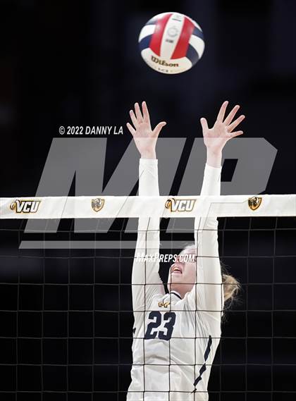 Thumbnail 1 in First Colonial vs. Midlothian (VHSL Class 5 State Final) photogallery.