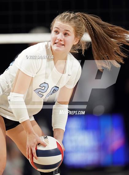 Thumbnail 3 in First Colonial vs. Midlothian (VHSL Class 5 State Final) photogallery.