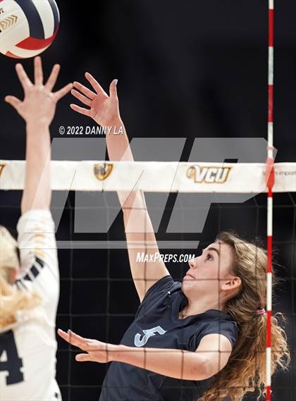 Thumbnail 1 in First Colonial vs. Midlothian (VHSL Class 5 State Final) photogallery.