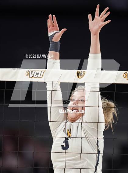Thumbnail 3 in First Colonial vs. Midlothian (VHSL Class 5 State Final) photogallery.