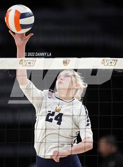 Thumbnail 2 in First Colonial vs. Midlothian (VHSL Class 5 State Final) photogallery.