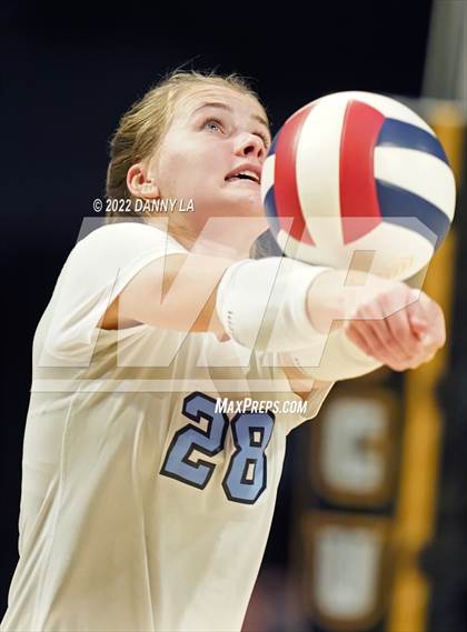 Thumbnail 3 in First Colonial vs. Midlothian (VHSL Class 5 State Final) photogallery.