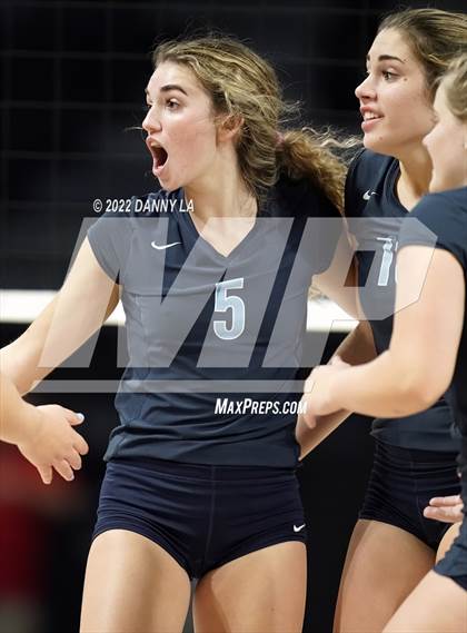 Thumbnail 1 in First Colonial vs. Midlothian (VHSL Class 5 State Final) photogallery.