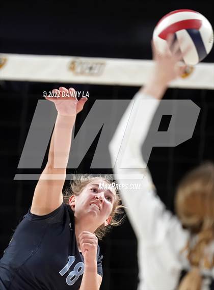 Thumbnail 1 in First Colonial vs. Midlothian (VHSL Class 5 State Final) photogallery.