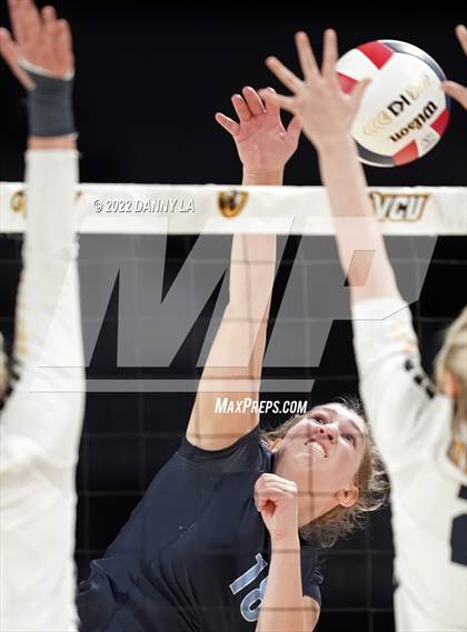 Thumbnail 2 in First Colonial vs. Midlothian (VHSL Class 5 State Final) photogallery.