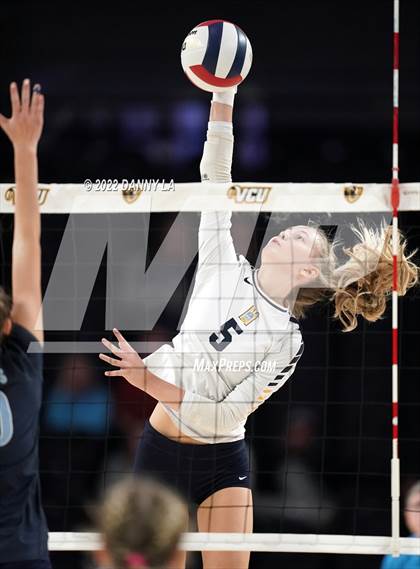 Thumbnail 3 in First Colonial vs. Midlothian (VHSL Class 5 State Final) photogallery.