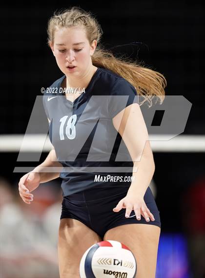 Thumbnail 1 in First Colonial vs. Midlothian (VHSL Class 5 State Final) photogallery.