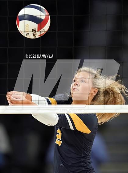 Thumbnail 2 in First Colonial vs. Midlothian (VHSL Class 5 State Final) photogallery.