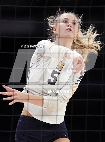 Thumbnail 3 in First Colonial vs. Midlothian (VHSL Class 5 State Final) photogallery.