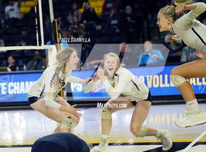 Thumbnail 1 in First Colonial vs. Midlothian (VHSL Class 5 State Final) photogallery.
