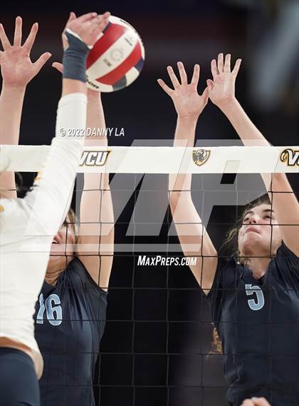 Thumbnail 1 in First Colonial vs. Midlothian (VHSL Class 5 State Final) photogallery.