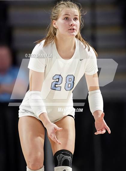 Thumbnail 3 in First Colonial vs. Midlothian (VHSL Class 5 State Final) photogallery.