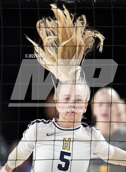Thumbnail 2 in First Colonial vs. Midlothian (VHSL Class 5 State Final) photogallery.
