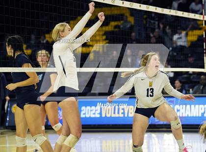 Thumbnail 3 in First Colonial vs. Midlothian (VHSL Class 5 State Final) photogallery.