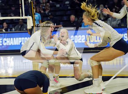 Thumbnail 2 in First Colonial vs. Midlothian (VHSL Class 5 State Final) photogallery.
