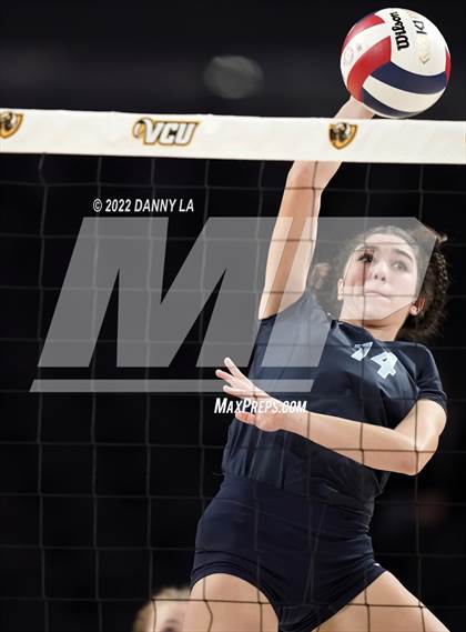 Thumbnail 3 in First Colonial vs. Midlothian (VHSL Class 5 State Final) photogallery.