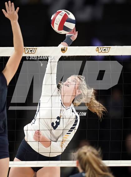 Thumbnail 1 in First Colonial vs. Midlothian (VHSL Class 5 State Final) photogallery.