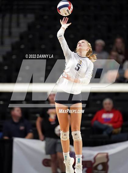 Thumbnail 2 in First Colonial vs. Midlothian (VHSL Class 5 State Final) photogallery.