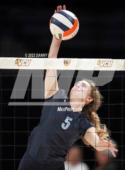 Thumbnail 3 in First Colonial vs. Midlothian (VHSL Class 5 State Final) photogallery.
