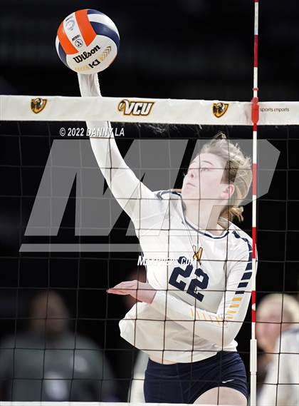 Thumbnail 1 in First Colonial vs. Midlothian (VHSL Class 5 State Final) photogallery.