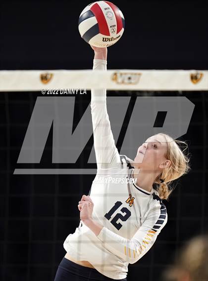 Thumbnail 2 in First Colonial vs. Midlothian (VHSL Class 5 State Final) photogallery.