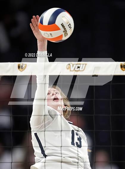 Thumbnail 2 in First Colonial vs. Midlothian (VHSL Class 5 State Final) photogallery.