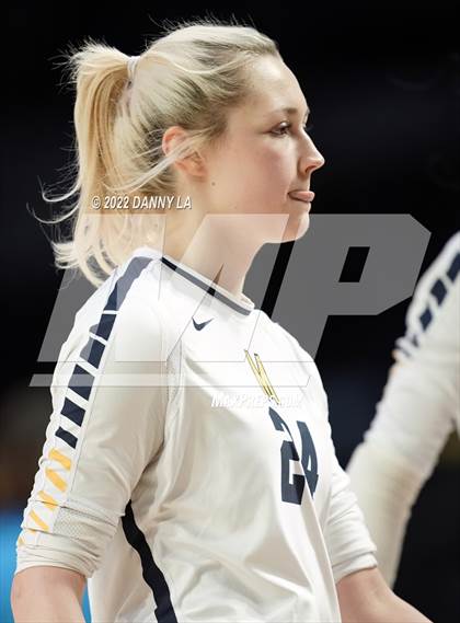 Thumbnail 2 in First Colonial vs. Midlothian (VHSL Class 5 State Final) photogallery.