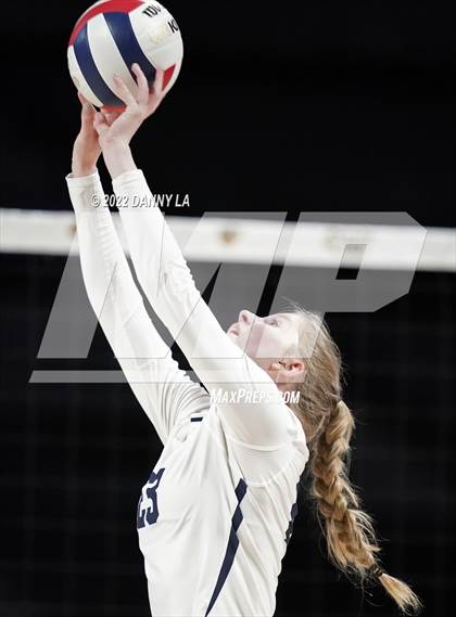 Thumbnail 3 in First Colonial vs. Midlothian (VHSL Class 5 State Final) photogallery.