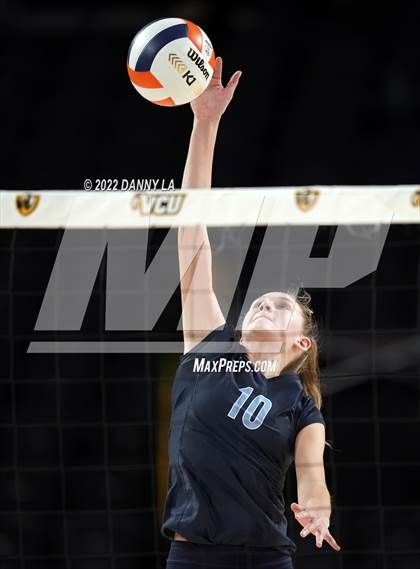 Thumbnail 2 in First Colonial vs. Midlothian (VHSL Class 5 State Final) photogallery.