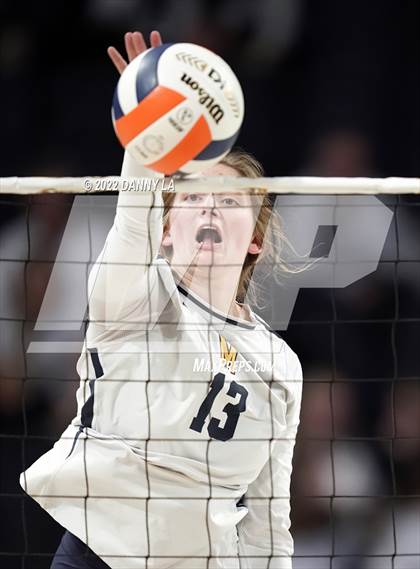 Thumbnail 1 in First Colonial vs. Midlothian (VHSL Class 5 State Final) photogallery.