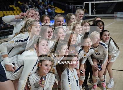 Thumbnail 3 in First Colonial vs. Midlothian (VHSL Class 5 State Final) photogallery.