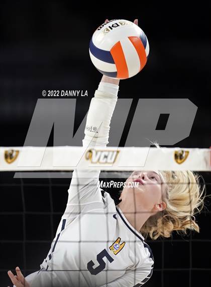 Thumbnail 1 in First Colonial vs. Midlothian (VHSL Class 5 State Final) photogallery.
