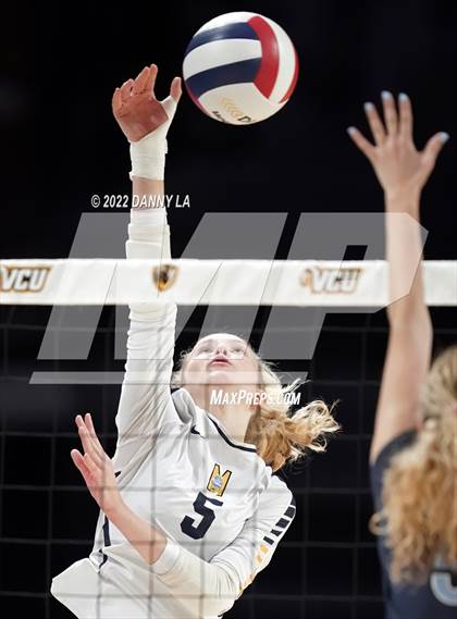 Thumbnail 2 in First Colonial vs. Midlothian (VHSL Class 5 State Final) photogallery.