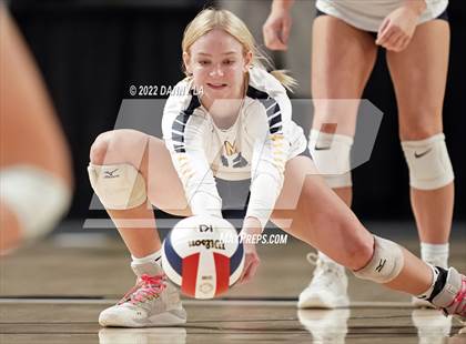 Thumbnail 2 in First Colonial vs. Midlothian (VHSL Class 5 State Final) photogallery.