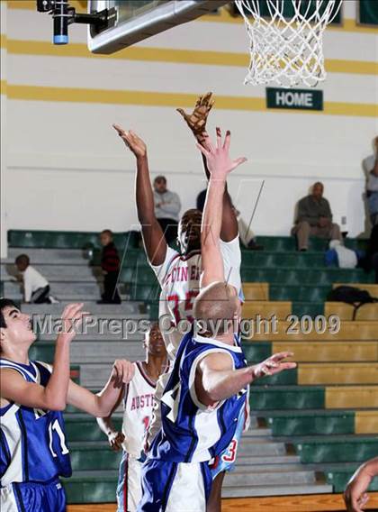 Thumbnail 2 in Austin-East vs Karns (Pilot Food-Mart Classic) photogallery.