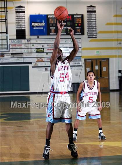 Thumbnail 3 in Austin-East vs Karns (Pilot Food-Mart Classic) photogallery.