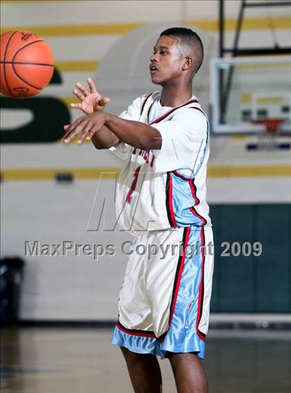 Thumbnail 3 in Austin-East vs Karns (Pilot Food-Mart Classic) photogallery.