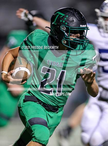 Thumbnail 2 in Tioga vs. Celeste (UIL 2A Bi-District) photogallery.