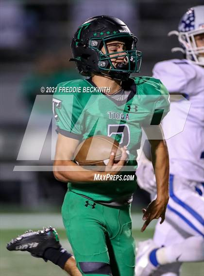 Thumbnail 2 in Tioga vs. Celeste (UIL 2A Bi-District) photogallery.