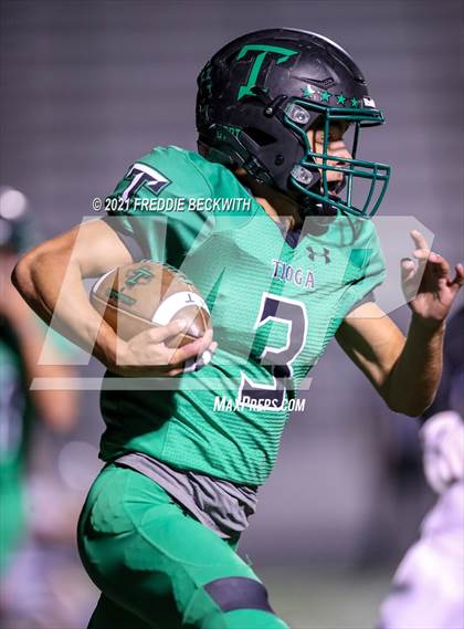 Thumbnail 3 in Tioga vs. Celeste (UIL 2A Bi-District) photogallery.