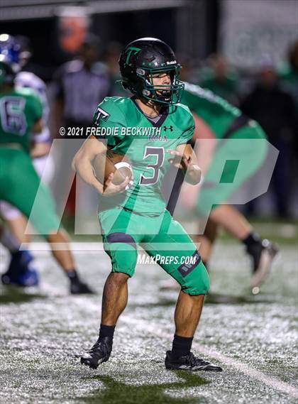 Thumbnail 2 in Tioga vs. Celeste (UIL 2A Bi-District) photogallery.