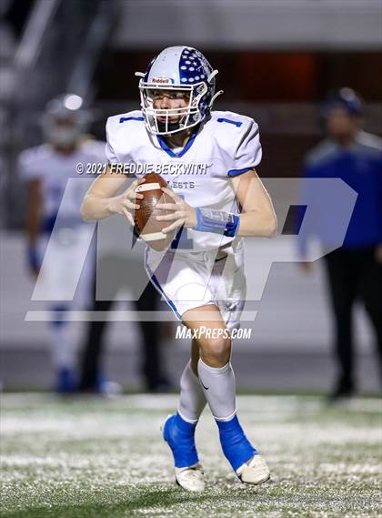 Thumbnail 2 in Tioga vs. Celeste (UIL 2A Bi-District) photogallery.