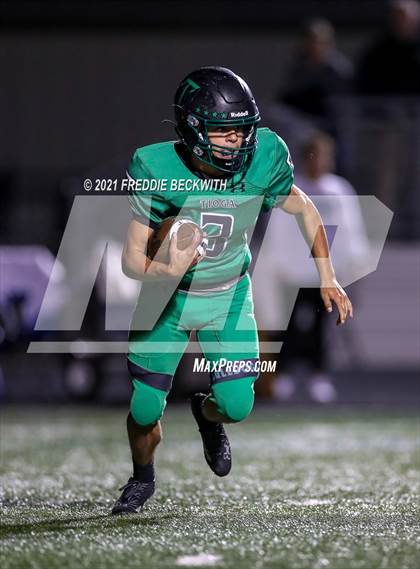 Thumbnail 2 in Tioga vs. Celeste (UIL 2A Bi-District) photogallery.