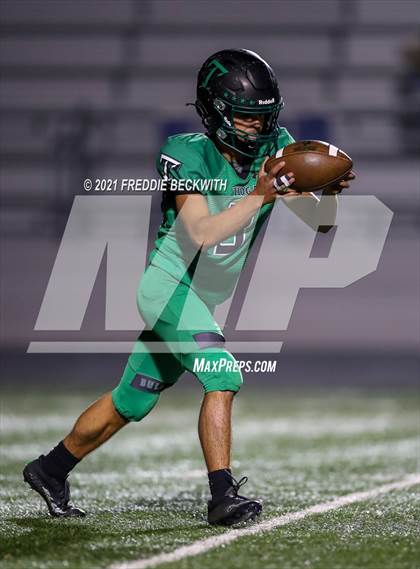 Thumbnail 2 in Tioga vs. Celeste (UIL 2A Bi-District) photogallery.