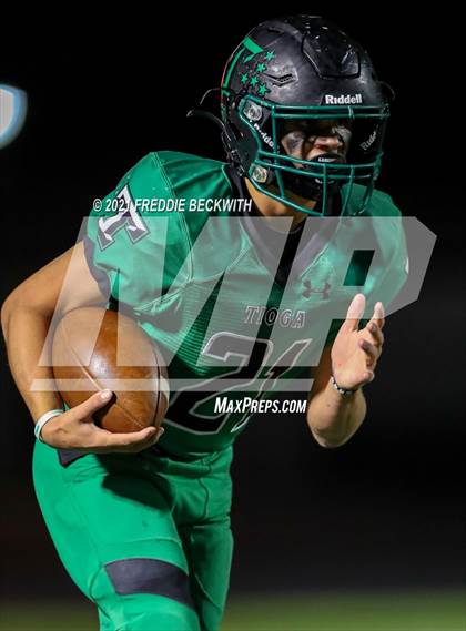 Thumbnail 3 in Tioga vs. Celeste (UIL 2A Bi-District) photogallery.