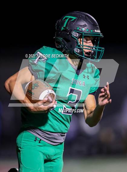 Thumbnail 1 in Tioga vs. Celeste (UIL 2A Bi-District) photogallery.