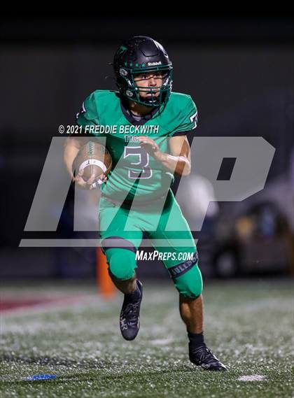 Thumbnail 2 in Tioga vs. Celeste (UIL 2A Bi-District) photogallery.