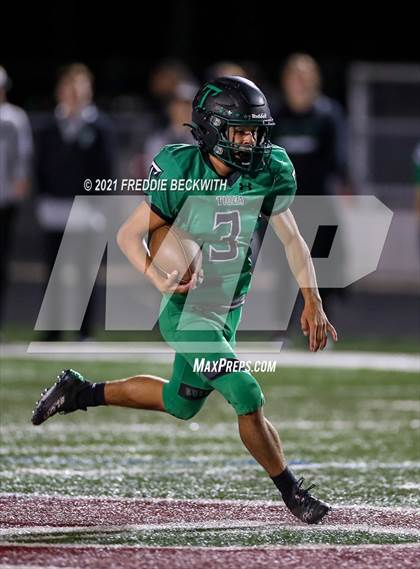 Thumbnail 2 in Tioga vs. Celeste (UIL 2A Bi-District) photogallery.