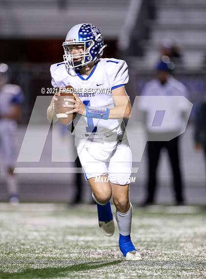 Thumbnail 2 in Tioga vs. Celeste (UIL 2A Bi-District) photogallery.